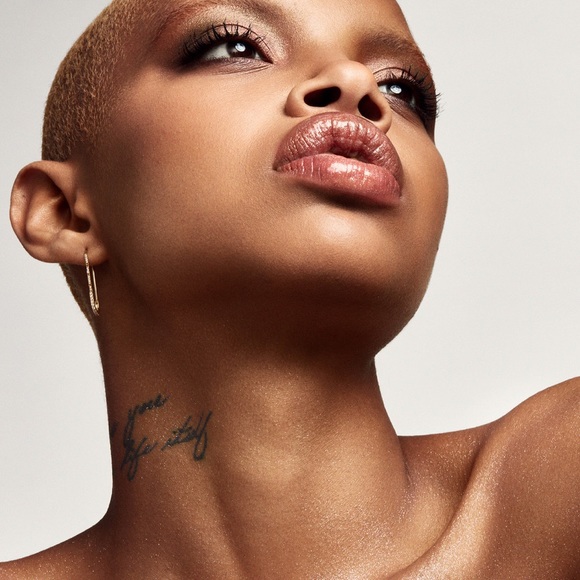 FENTY BEAUTY Diamond Bomb All-Over Diamond Veil💎 - Picture 4 of 8